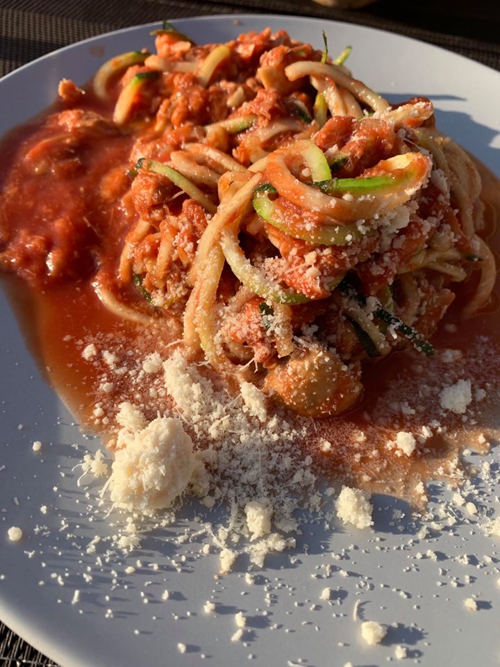 Courgetti met tonijn en pecorino